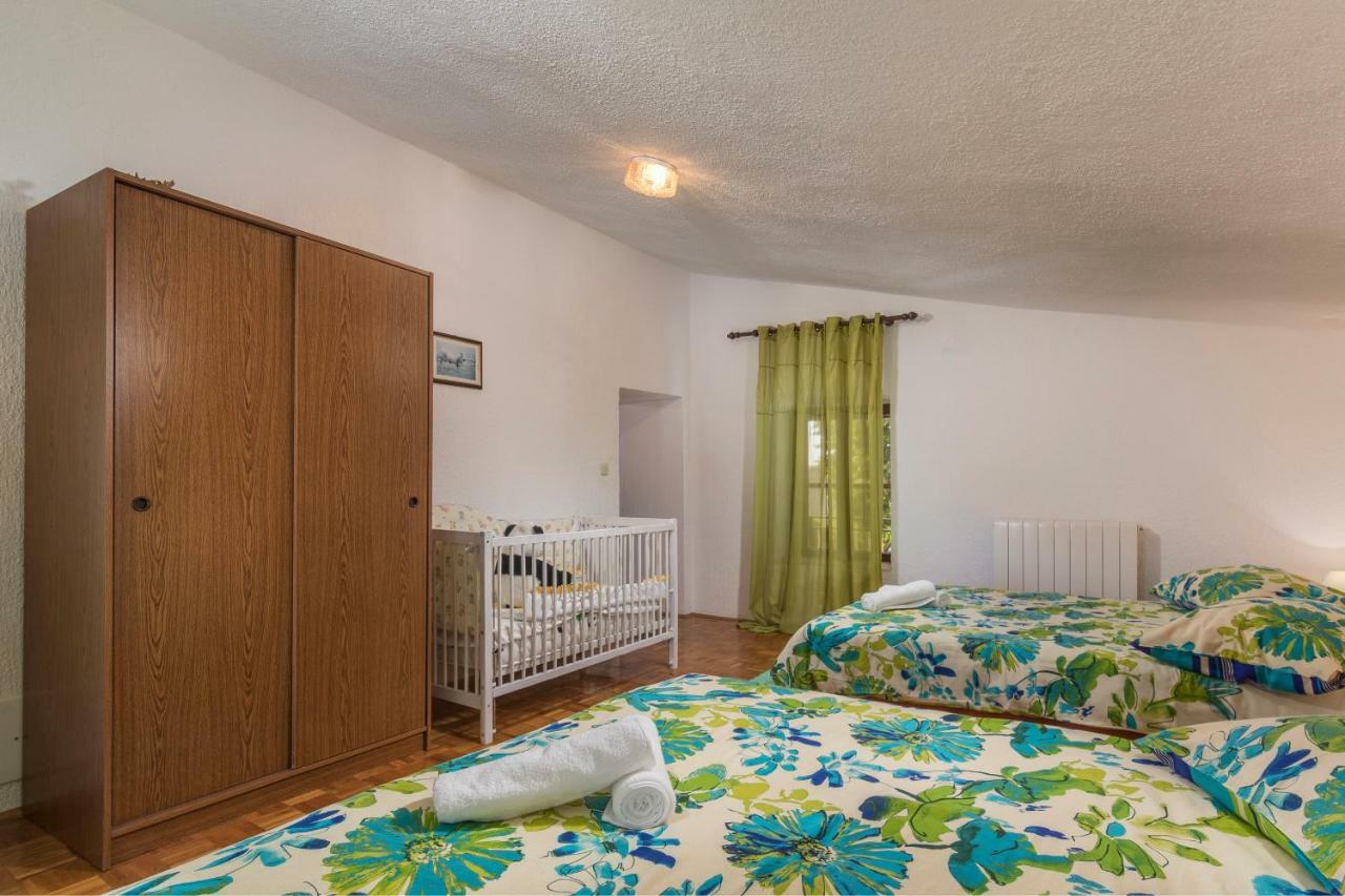 Apartmani Zikovic Πόρετς Εξωτερικό φωτογραφία