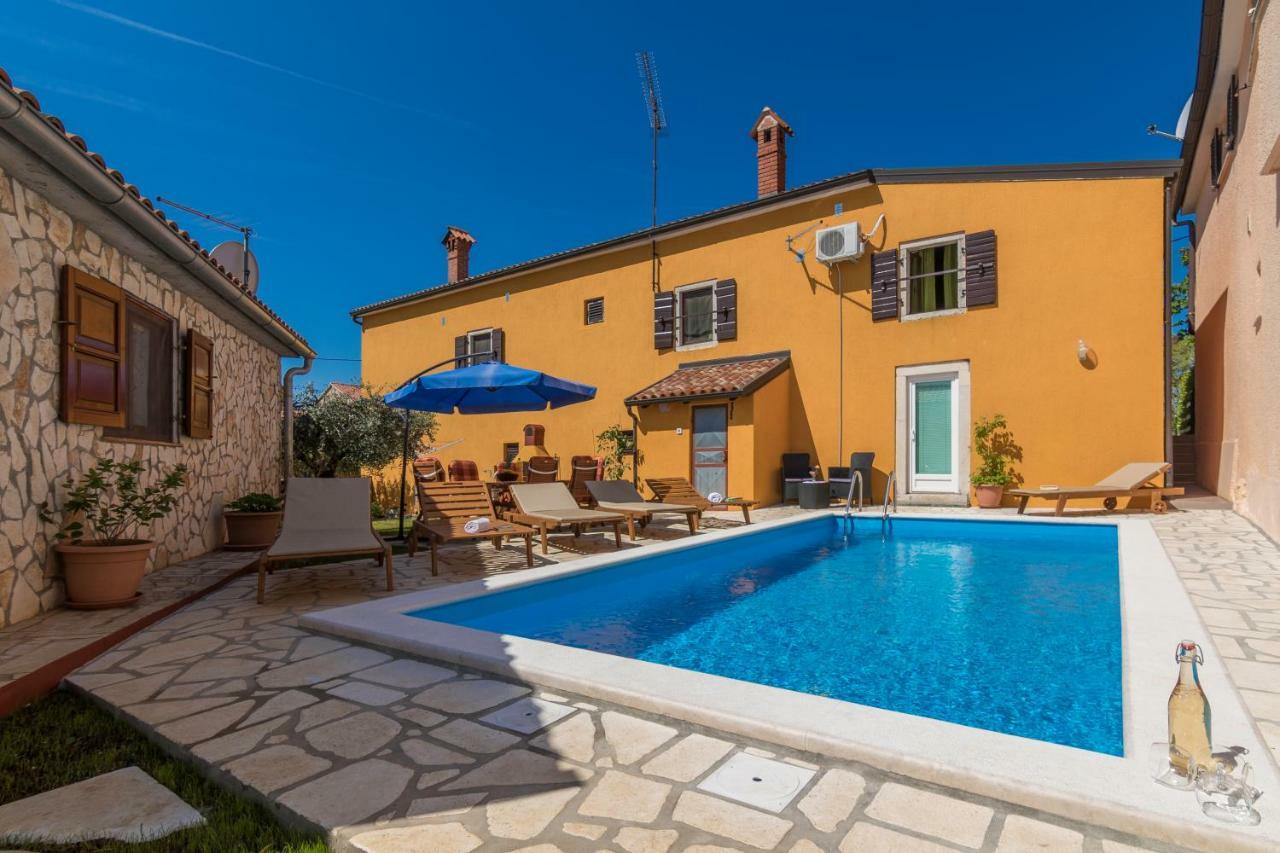 Apartmani Zikovic Πόρετς Εξωτερικό φωτογραφία
