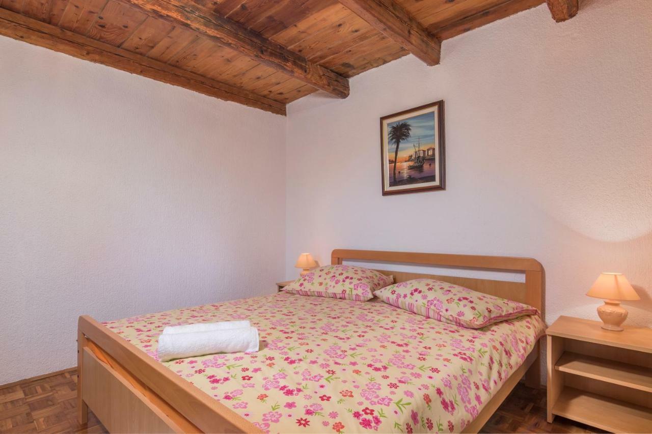 Apartmani Zikovic Πόρετς Εξωτερικό φωτογραφία