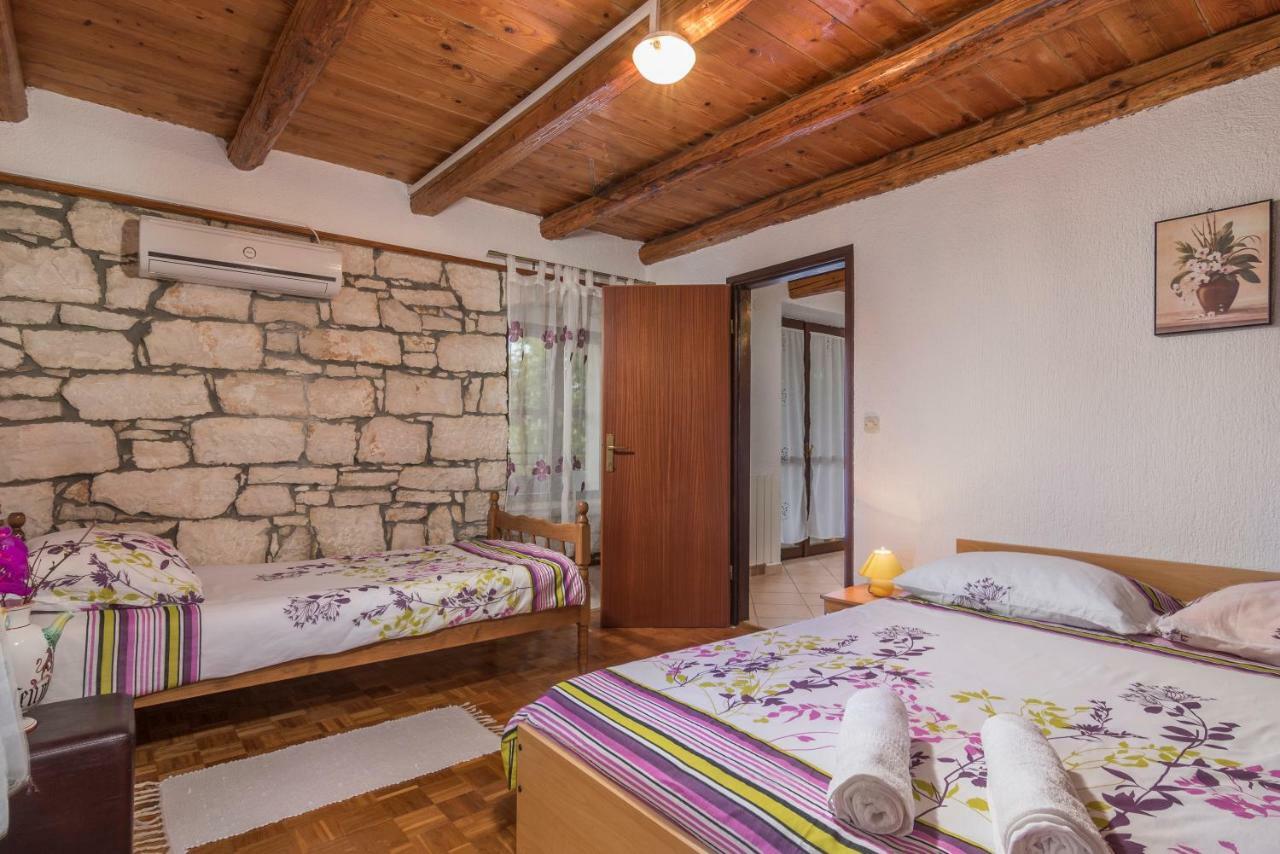 Apartmani Zikovic Πόρετς Εξωτερικό φωτογραφία