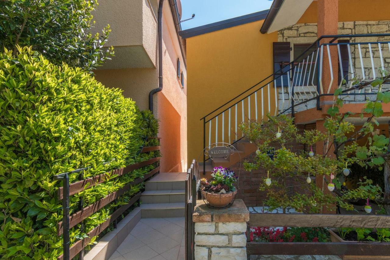 Apartmani Zikovic Πόρετς Εξωτερικό φωτογραφία