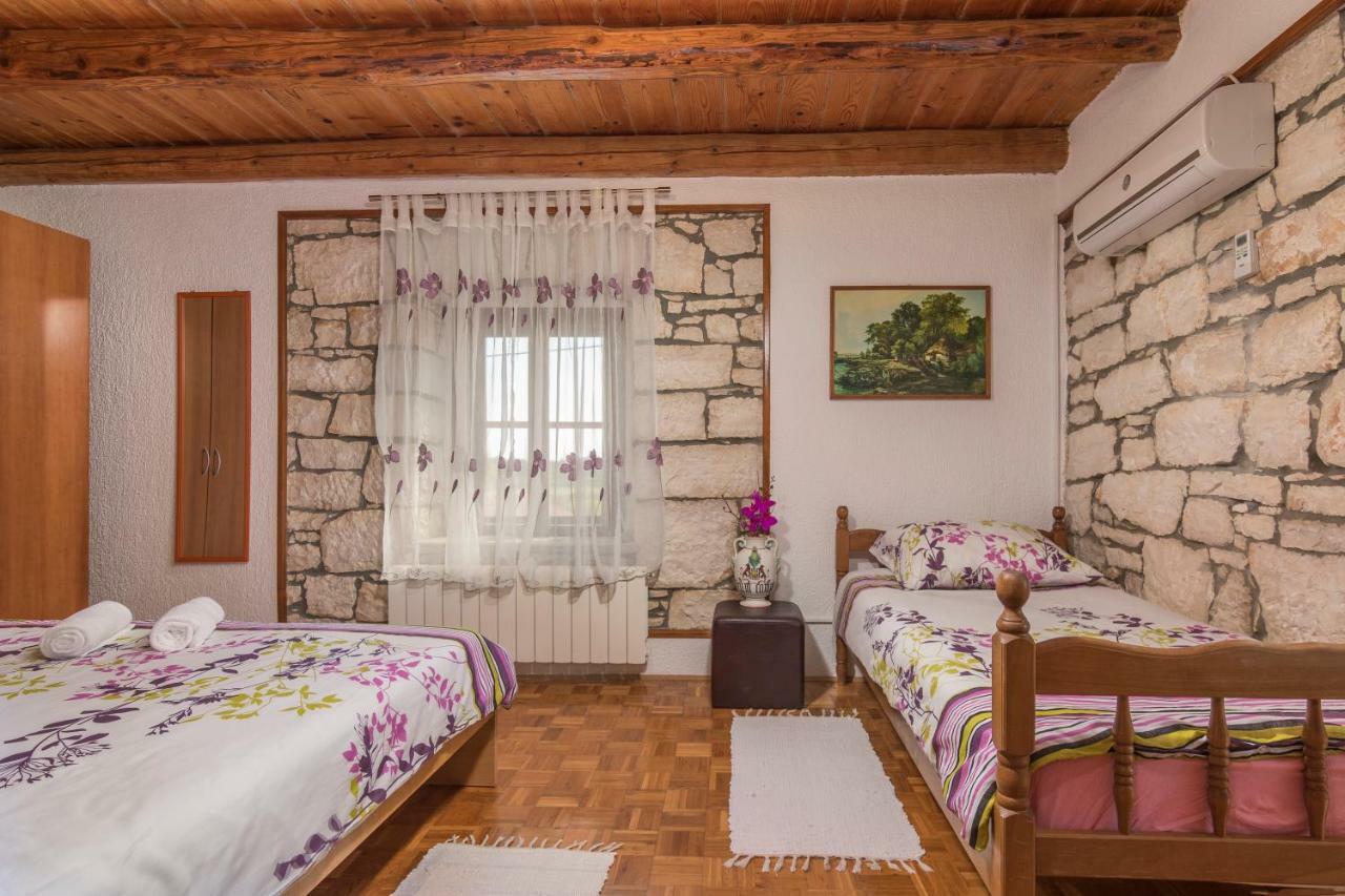 Apartmani Zikovic Πόρετς Εξωτερικό φωτογραφία