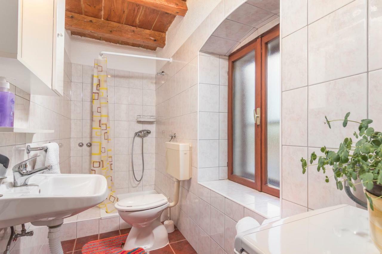 Apartmani Zikovic Πόρετς Εξωτερικό φωτογραφία