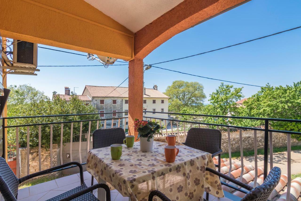Apartmani Zikovic Πόρετς Εξωτερικό φωτογραφία