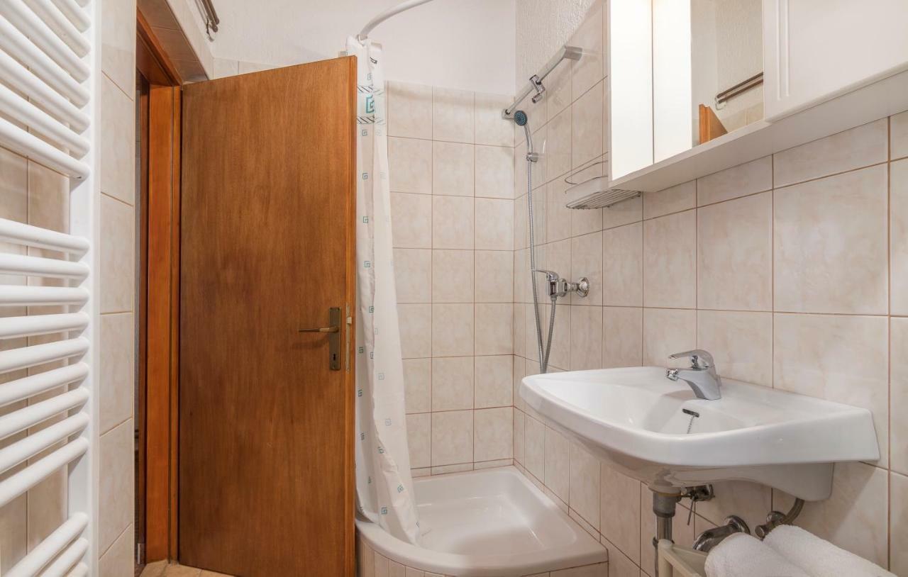 Apartmani Zikovic Πόρετς Εξωτερικό φωτογραφία