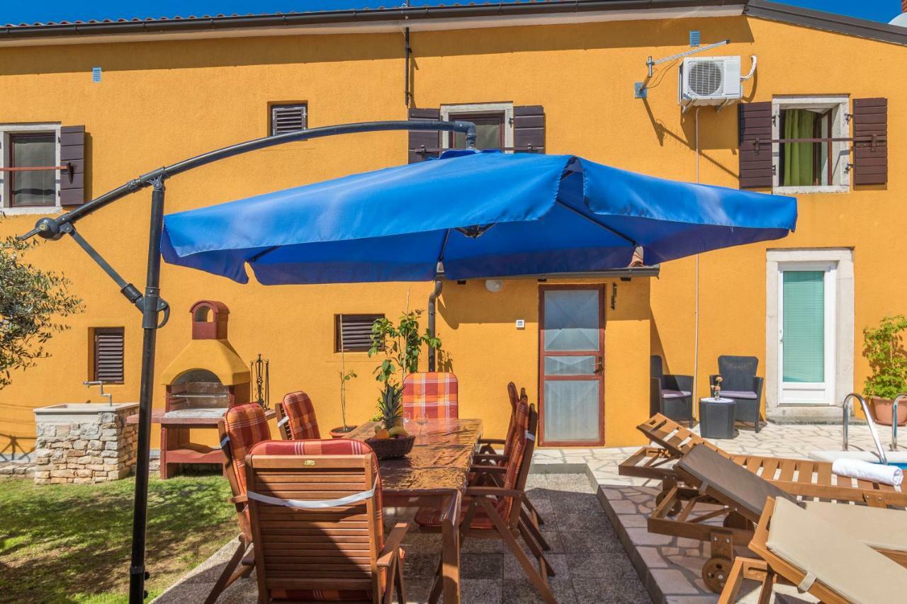 Apartmani Zikovic Πόρετς Εξωτερικό φωτογραφία