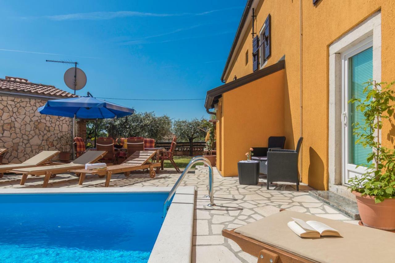 Apartmani Zikovic Πόρετς Εξωτερικό φωτογραφία
