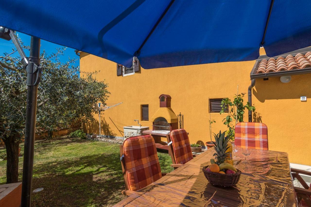 Apartmani Zikovic Πόρετς Εξωτερικό φωτογραφία